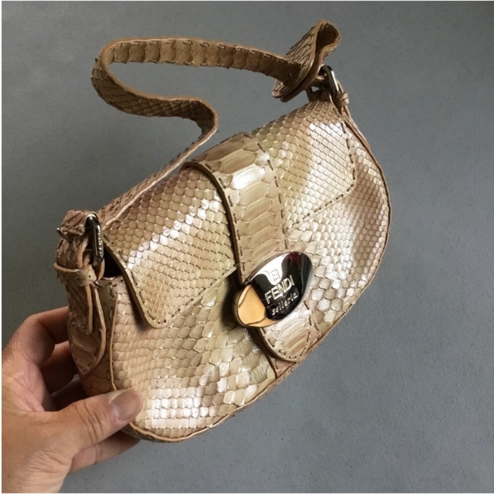 FENDI - Picture 11 of 15